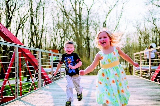 kids and toddlers running game to play
