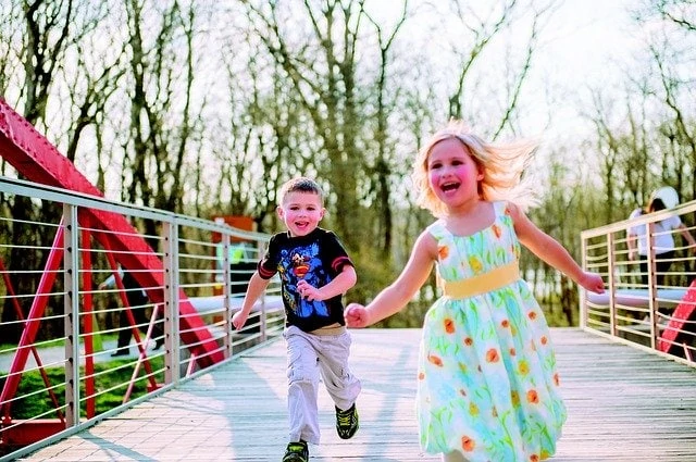 kids and toddlers running game to play